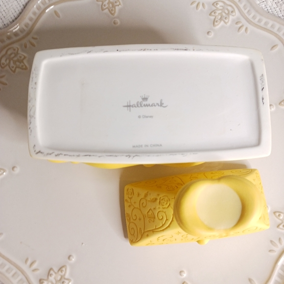 Hallmark × Disney Beauty & the Beast Belle Dress-Shaped Treasure Jewelry Box - Picture 16 of 16